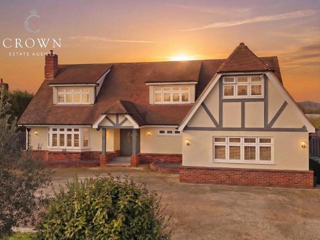 House for sale in Ramsden Bellhouse, Essex