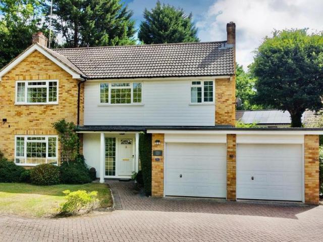 House for sale in Old Dean, Heol-las