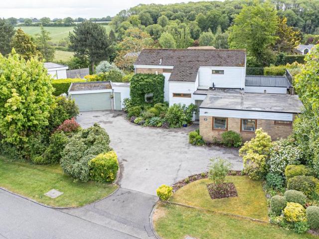 House for sale in Pouchen End, Hertfordshire