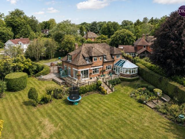 House for sale in Batchworth, Hertfordshire