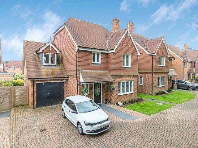 House for sale in Perryfields, West Sussex