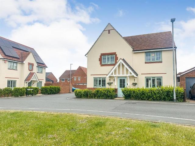 House for sale in Priors Hall Park, Weldon