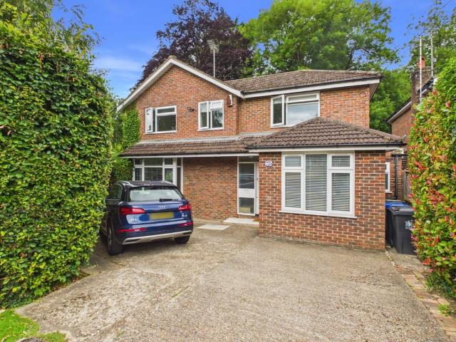 House for sale in Beaconsfield, Penn Bottom