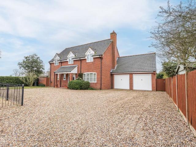 House for sale in Crostwick, Norfolk