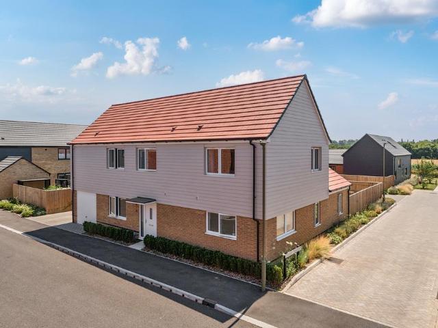 House for sale in Fole, Surrey