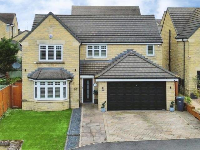 House for sale in Shelf, Calderdale