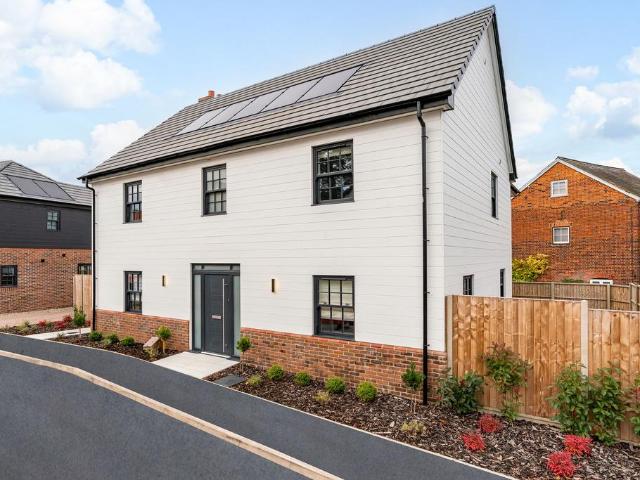 House for sale in Clatterford End, Epping Forest