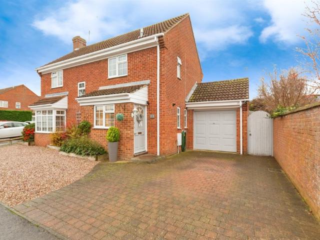 House for sale in Victoria Park, Aylesbury