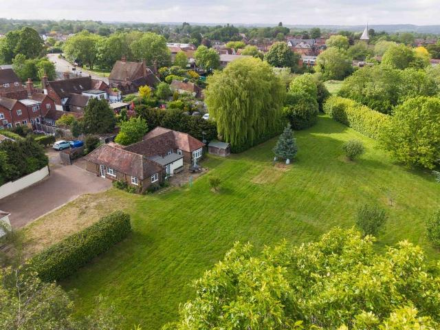 House for sale in The Butts, Kent