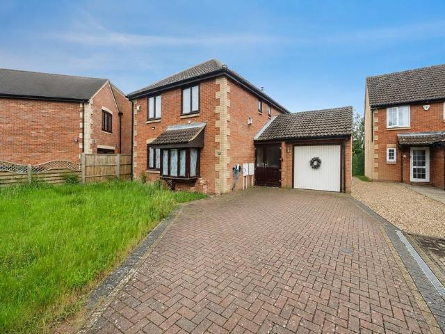 House for sale in Willen, Milton Keynes