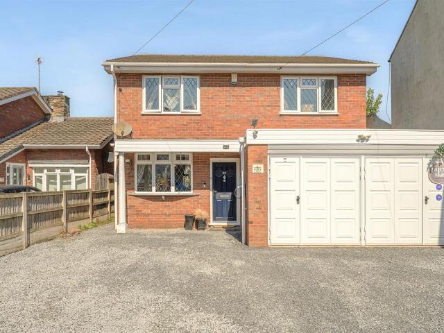 House for sale in Kingswinford, West Midlands