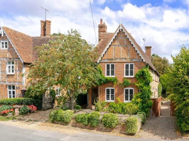 House for sale in Westlington, Dinton