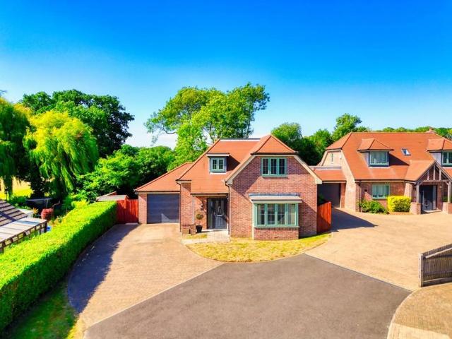 House for sale in Fair Oak and Horton Heath, Helford