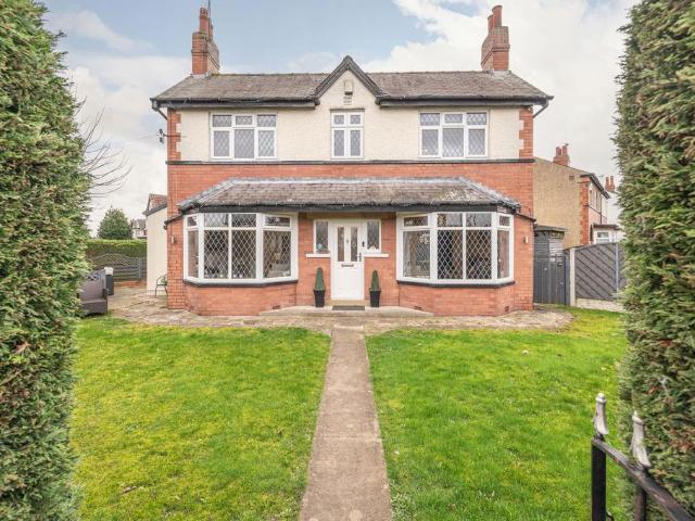 House for sale in Whitkirk, Colton