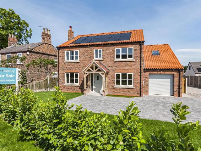 House for sale in Hemingbrough, North Yorkshire