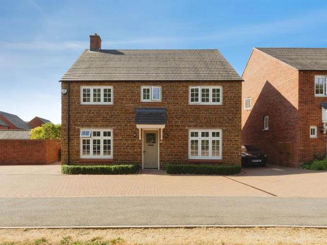 House for sale in Evershot, Oxfordshire