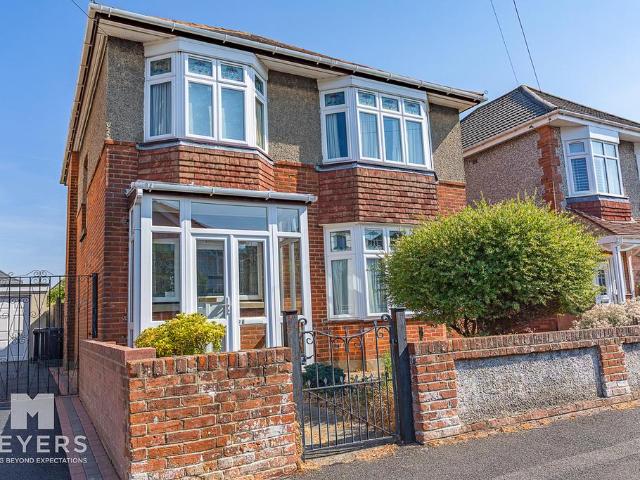 House for sale in Queens Park, Bournemouth