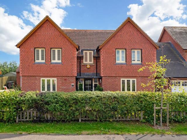 House for sale in Priors Hall Park, Weldon