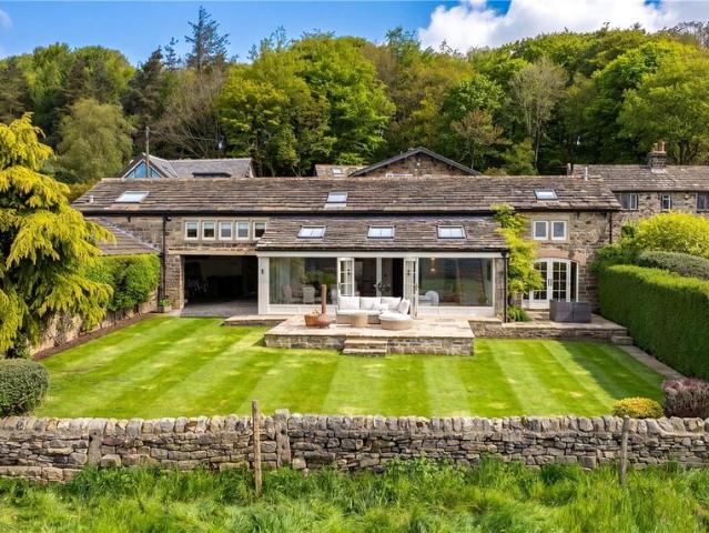 House for sale in Tranmere Park, West Yorkshire