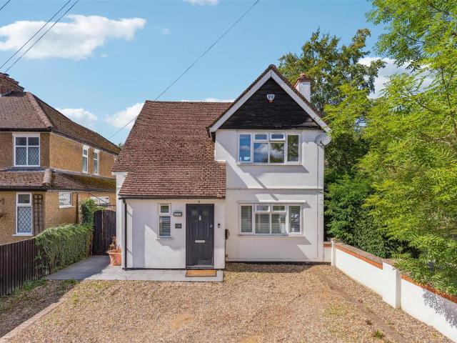 House for sale in Five Acres, Hertfordshire