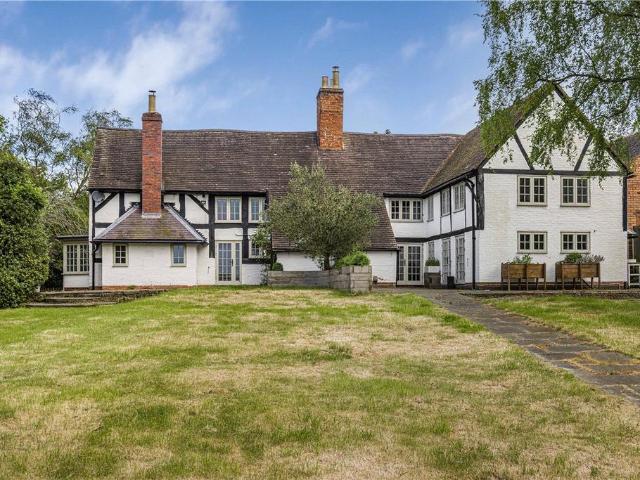 House for sale in Gun Hill, Warwickshire