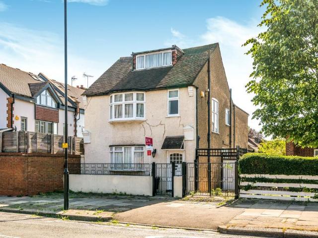 House for sale in London Borough of Hounslow, Strand