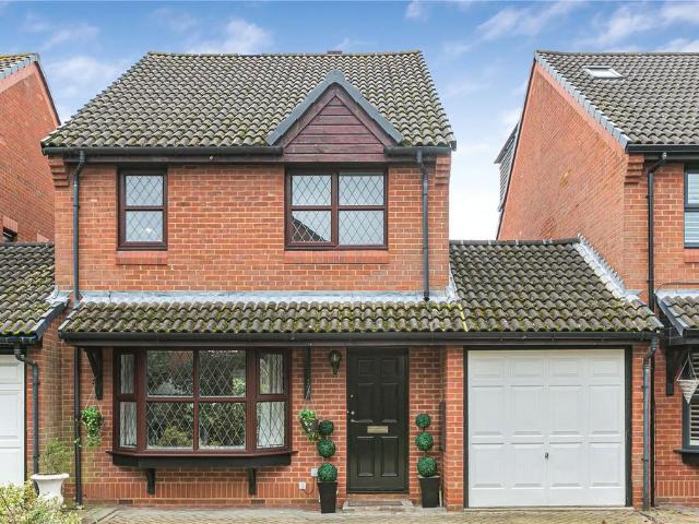House for sale in Lower Halliford, Surrey