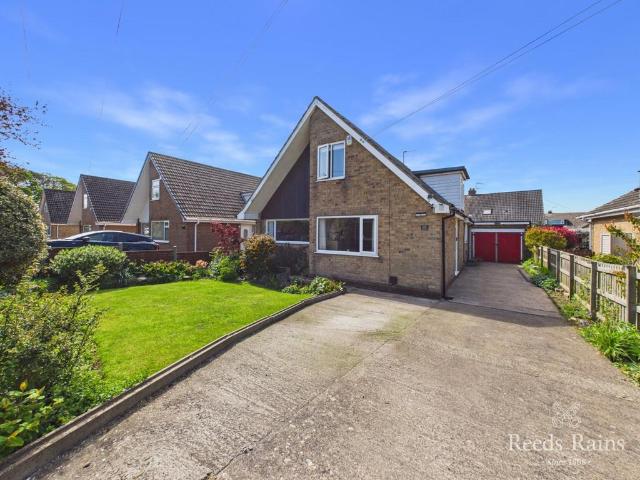 House for sale in Cayton