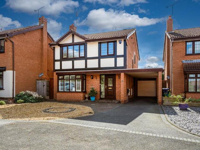 House for sale in Kingswinford, West Midlands