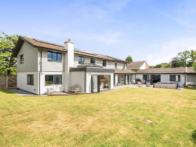 House for sale in Walton On The Hill, Red Hill