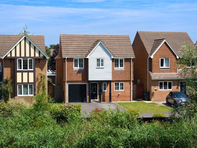 House for sale in Stubbs Cross, Bridgefield