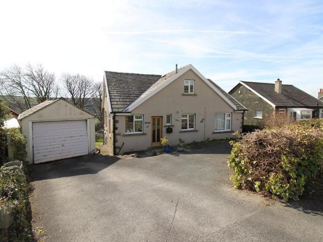 House for sale in Riddlesden, West Yorkshire