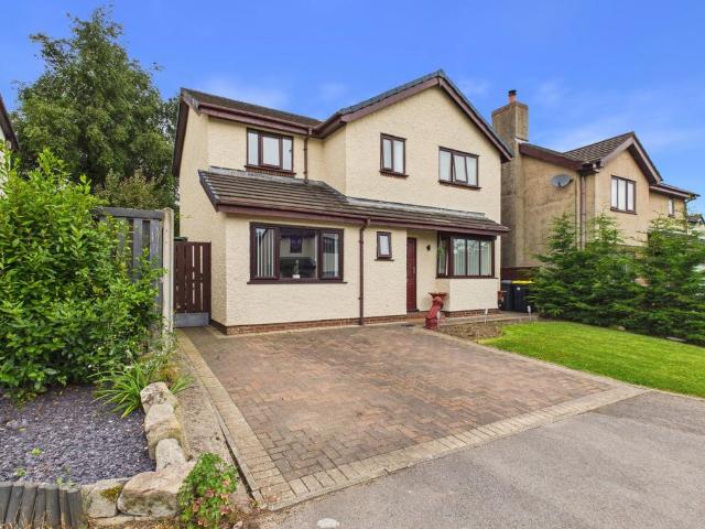 House for sale in Middleton, Bare