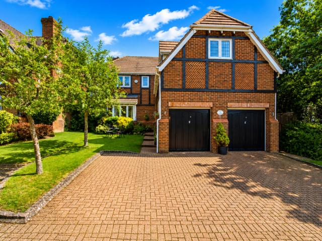 House for sale in Caddington, Bedfordshire