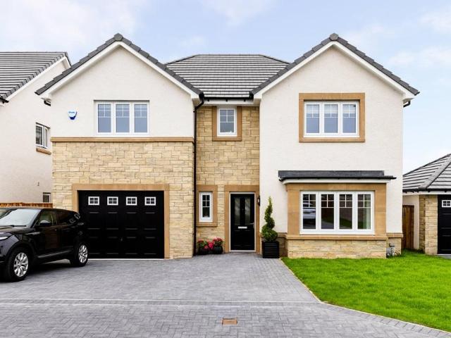 House for sale in Barrhead, Scotland