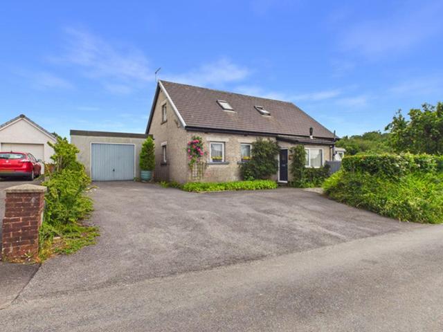 House for sale in Llangyndeyrn, Wales