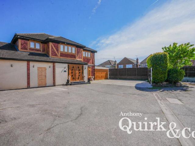 House for sale in Winter Gardens, Essex
