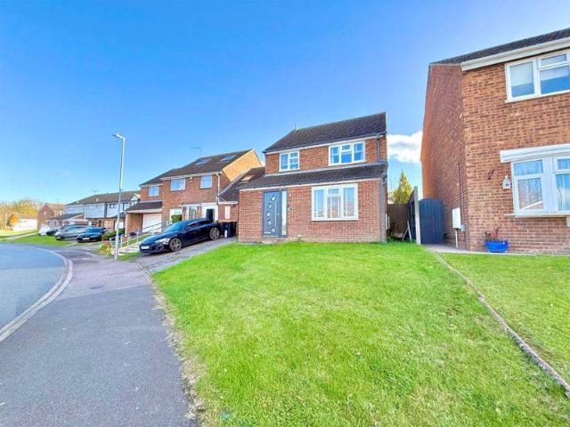 House for sale in Woodside Estate, Houghton Regis