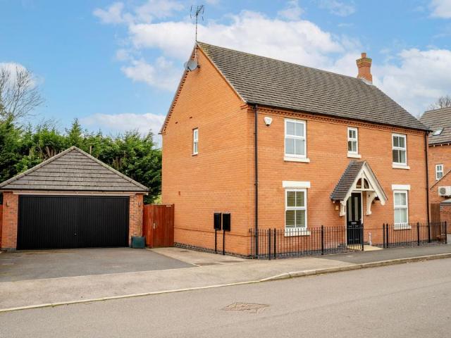 House for sale in Caldermill, East Midlands