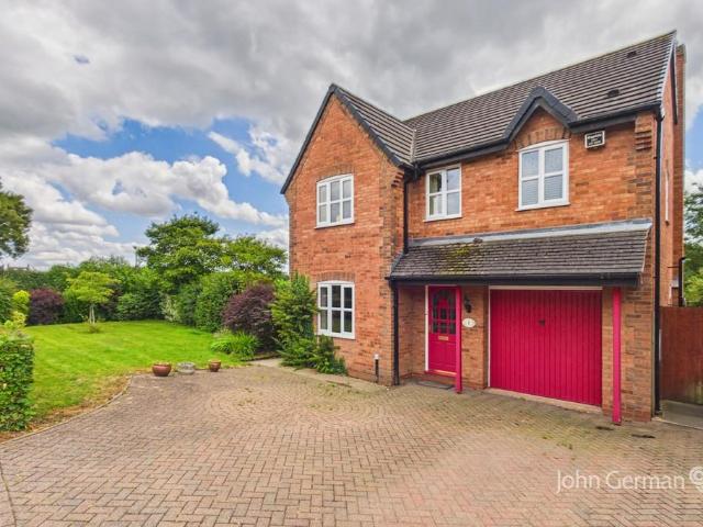 House for sale in Froggatt, East Midlands