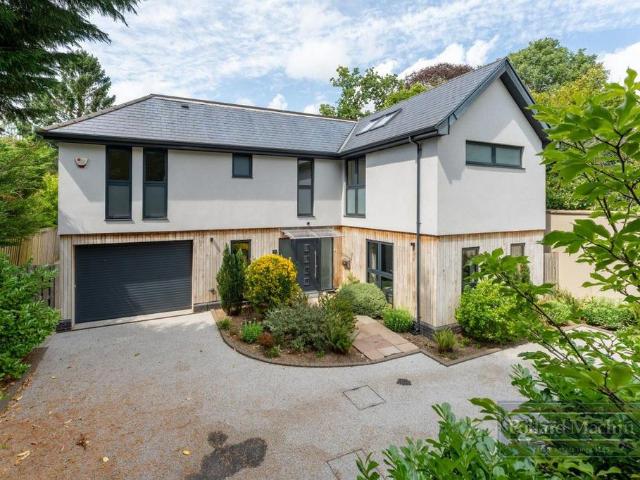 House for sale in London Borough of Croydon, Greater London