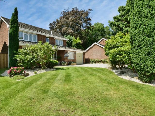House for sale in Pownall Park, Wilmslow