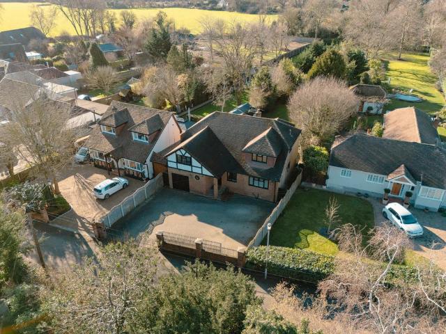 House for sale in Wraysbury