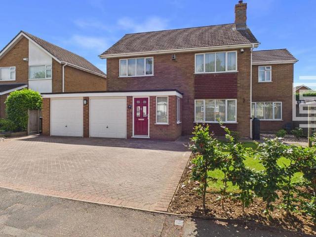 House for sale in Overslade, New Bilton