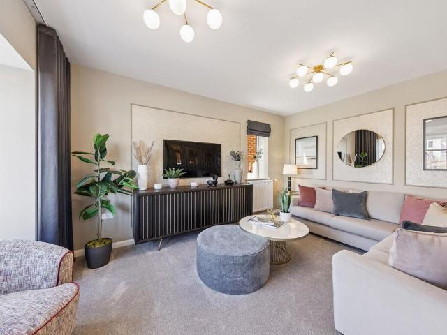 House for sale in Priors Hall Park, Weldon