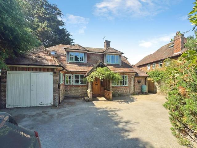 House for sale in Littlecote, West Sussex