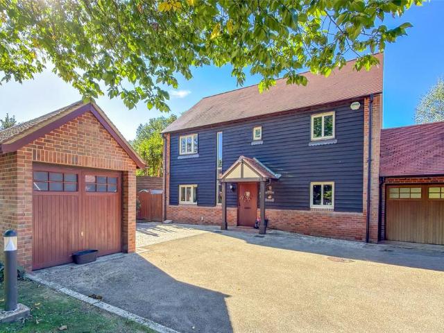 House for sale in West Common, St Albans