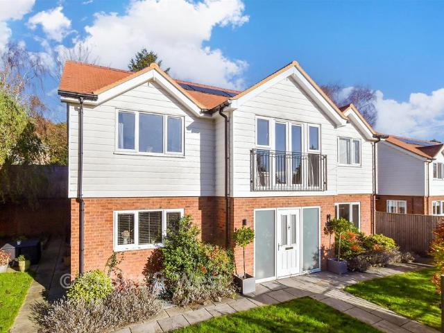 House for sale in Marehill, Horsham