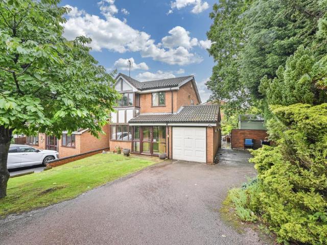 House for sale in Heath Hayes and Wimblebury, Chadsmoor