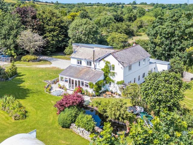 House for sale in Roche, Scredda